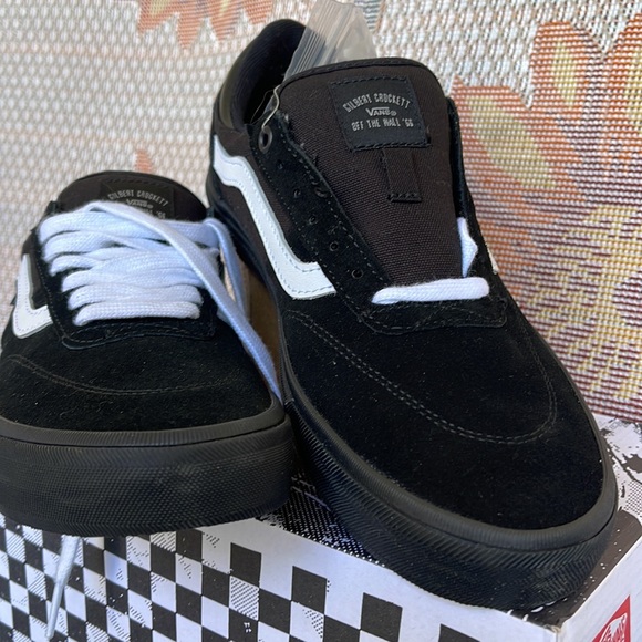 Vans Men’s Gilbert Crockett
Blackout
VN0A5JIF10J
Sneakers - Picture 7 of 16